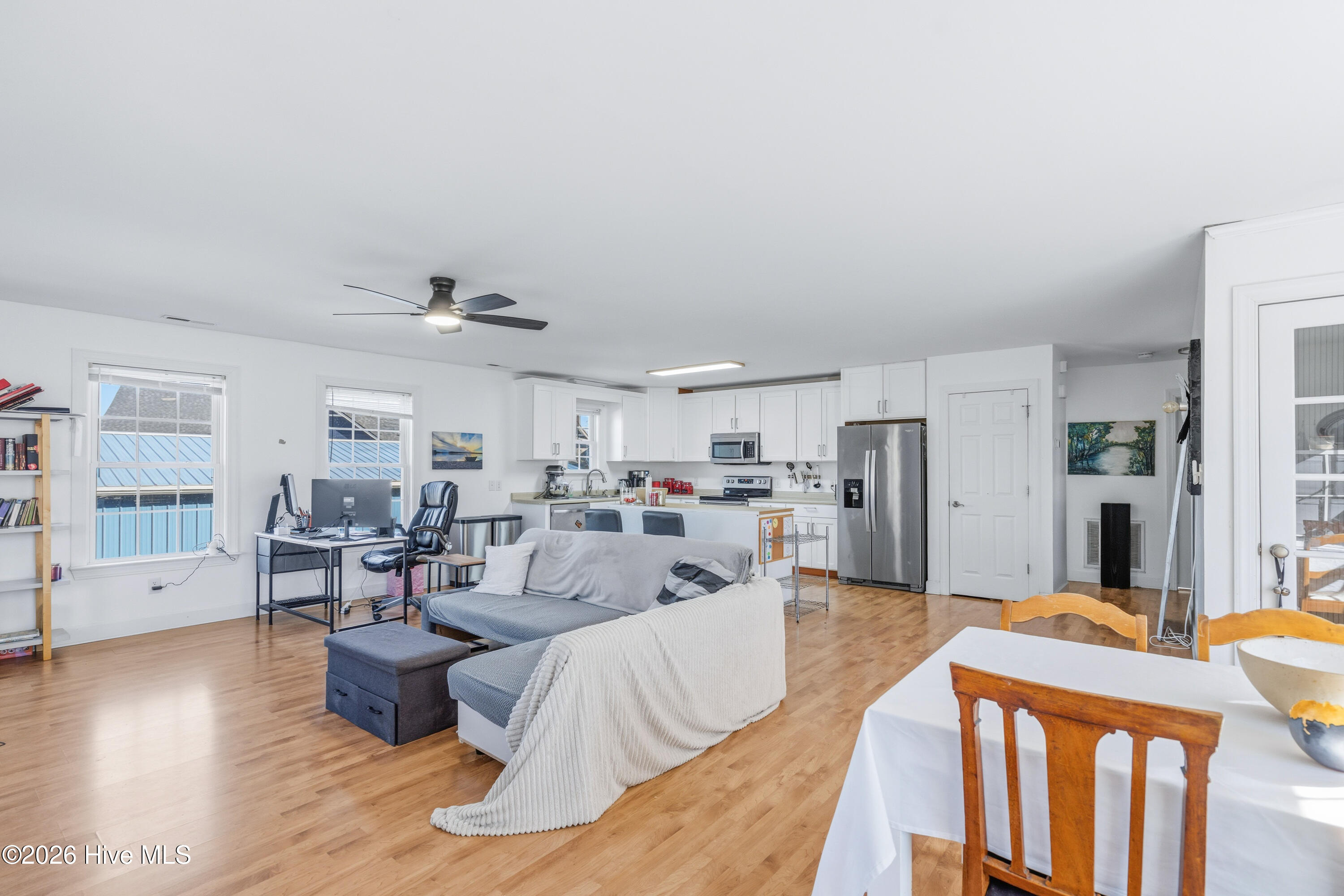 103 Gibbs Road New Bern, NC 28560 - Photo 12 of 41 103 Gibbs Rd | Interior exterior (1 of 4