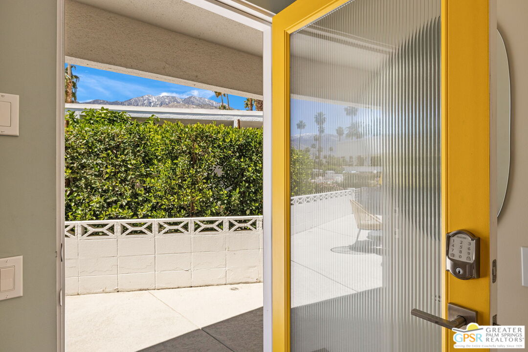 2033 Ramon Road, Unit 3B Palm Springs, CA 92264 - Photo 12 of 38 Gallery Image 12