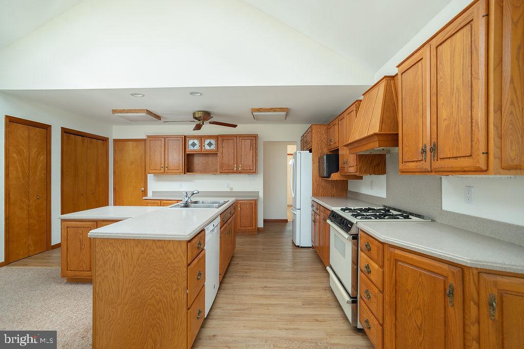 28 Albemarle Road Trenton, NJ 08690 - Photo 11 of 28 Gallery Image 11