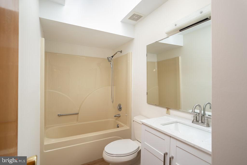28 Albemarle Road Trenton, NJ 08690 - Photo 14 of 28 Gallery Image 14