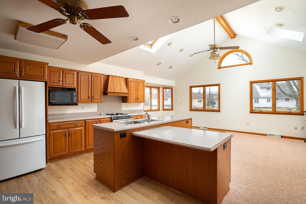 28 Albemarle Road Trenton, NJ 08690 - Photo 6 of 28 Gallery Image 6