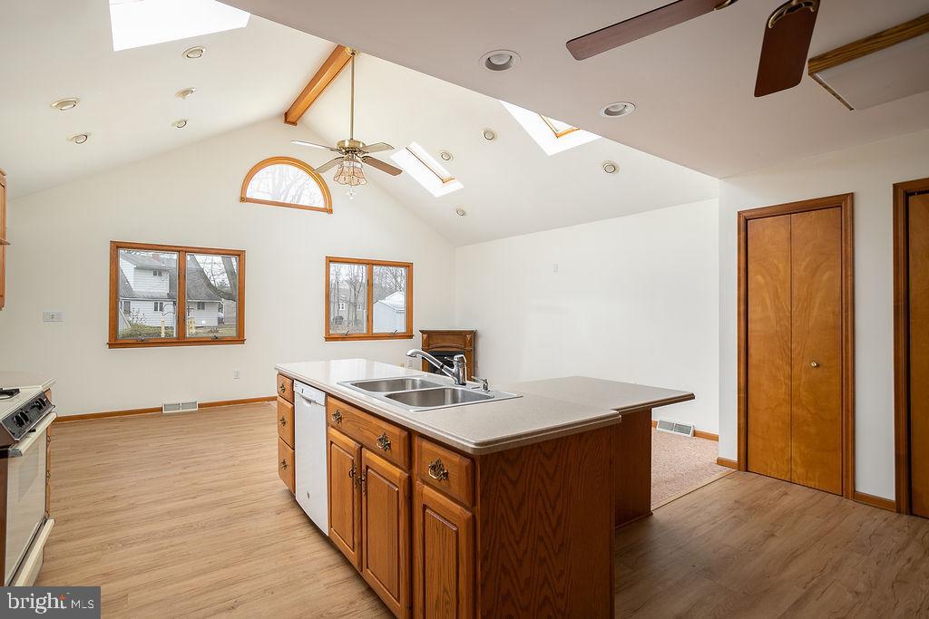 28 Albemarle Road Trenton, NJ 08690 - Photo 7 of 28 Gallery Image 7