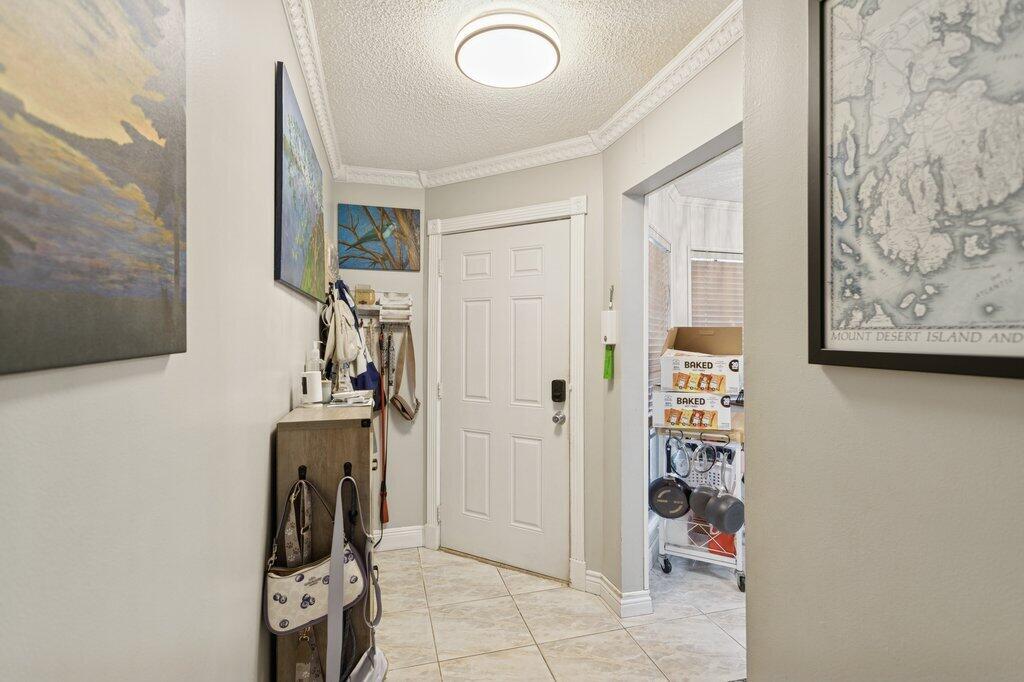 10272 Hidden Springs Court Boca Raton, FL 33498 - Photo 5 of 25 Foyer