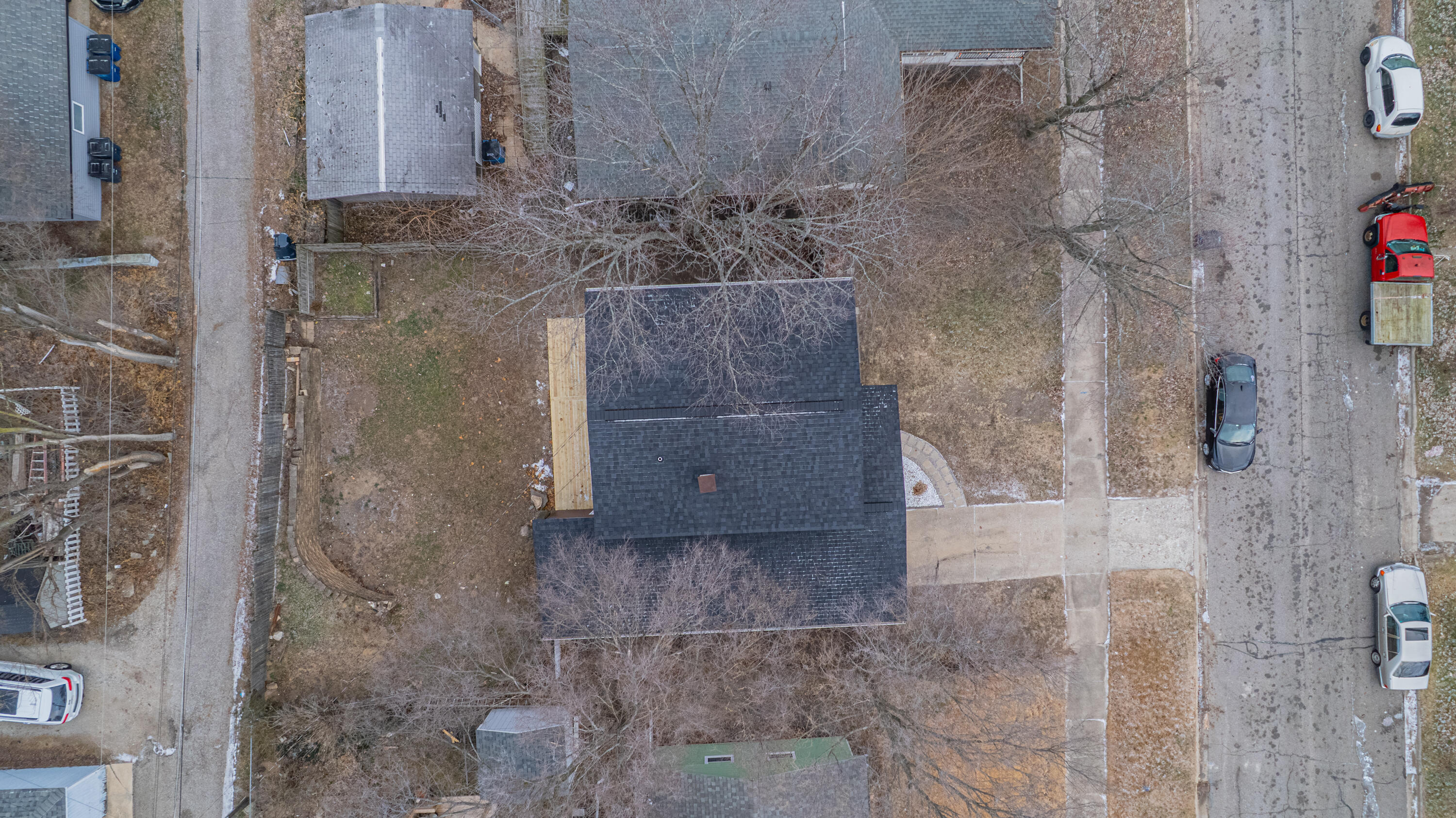 722 Madison Street Michigan City, IN 46360 - Photo 43 of 43 a bathroom with a shower