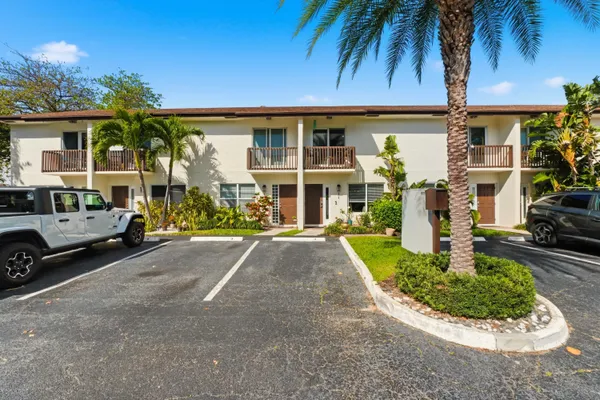$3,200 | 1917 Northeast 3rd Street, Deerfield Beach, FL 33441