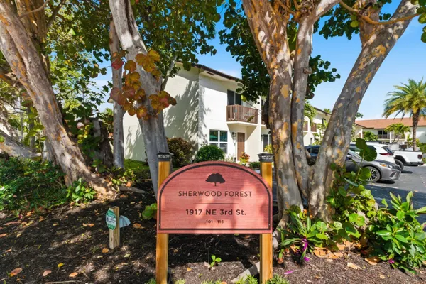 $3,200 | 1917 Northeast 3rd Street, Unit 104, Deerfield Beach, FL 33441