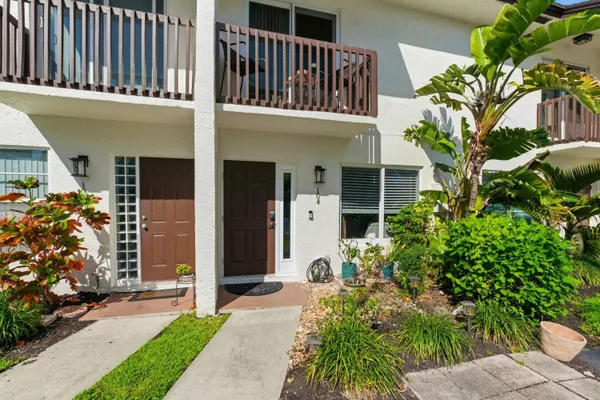 $3,200 | 1917 Northeast 3rd Street, Deerfield Beach, FL 33441