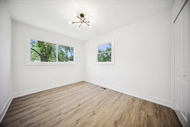 $499,900 | 22W633 Burr Oak Drive, Glen Ellyn, IL 60137