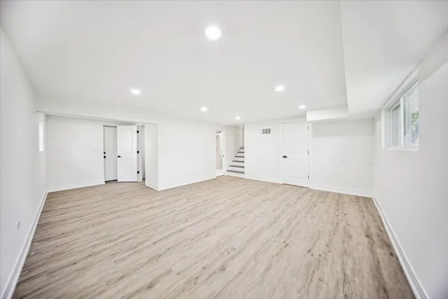 $499,900 | 22W633 Burr Oak Drive, Glen Ellyn, IL 60137