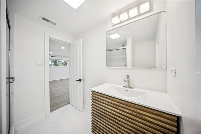 $499,900 | 22W633 Burr Oak Drive, Glen Ellyn, IL 60137