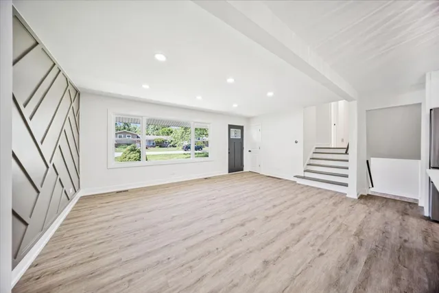 $499,900 | 22W633 Burr Oak Drive, Glen Ellyn, IL 60137