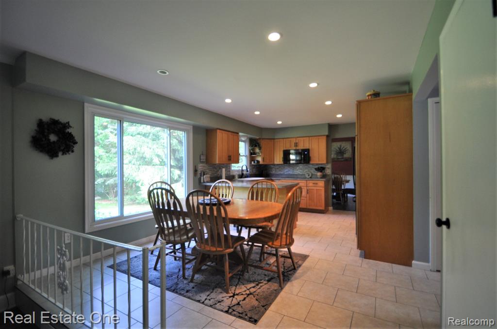 874 Bridgestone Drive Rochester Hills, MI 48309 - Photo 14 of 45