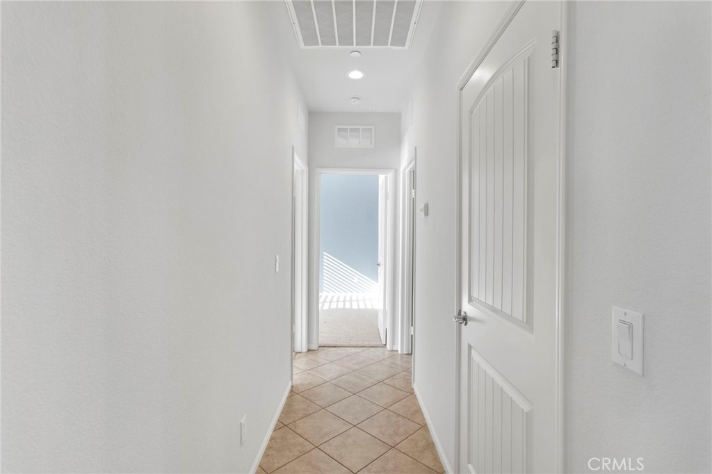 18968 Raven Street Apple Valley, CA 92308 - Photo 31 of 53 a view of a hallway
