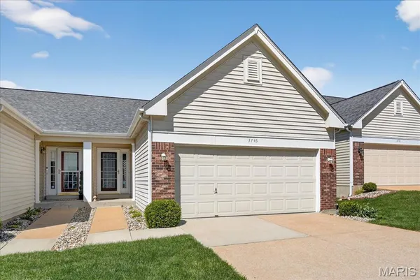 $229,900 | 3745 Southern Manor Drive, St. Louis, MO 63125