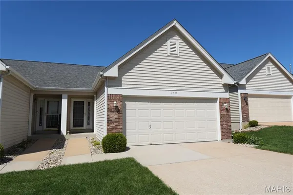 $229,900 | 3745 Southern Manor Drive, St. Louis, MO 63125