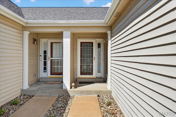 $229,900 | 3745 Southern Manor Drive, St. Louis, MO 63125