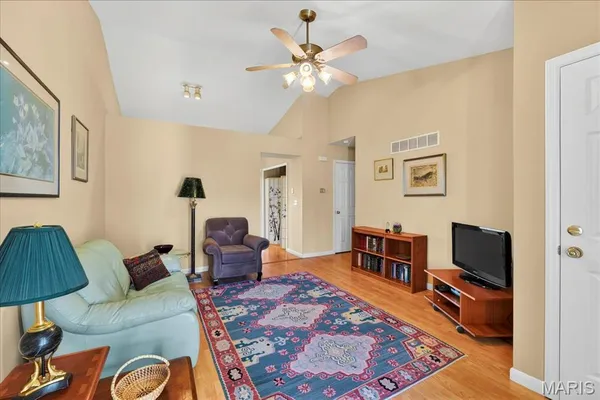 $229,900 | 3745 Southern Manor Drive, St. Louis, MO 63125