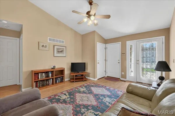 $229,900 | 3745 Southern Manor Drive, St. Louis, MO 63125