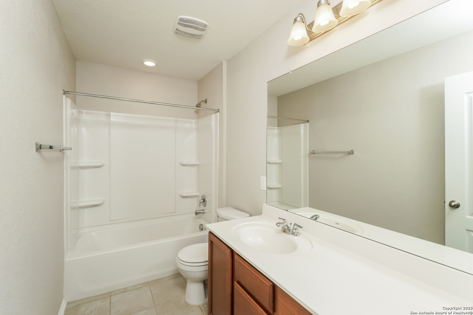 540 Landmark Gate Cibolo, TX 78108 - Photo 17 of 22 a bathroom with a sink a toilet and shower