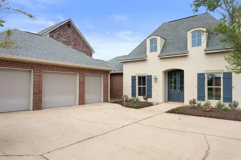 $379,000 | 4150 Primrose Drive, Lake Charles, LA 70605