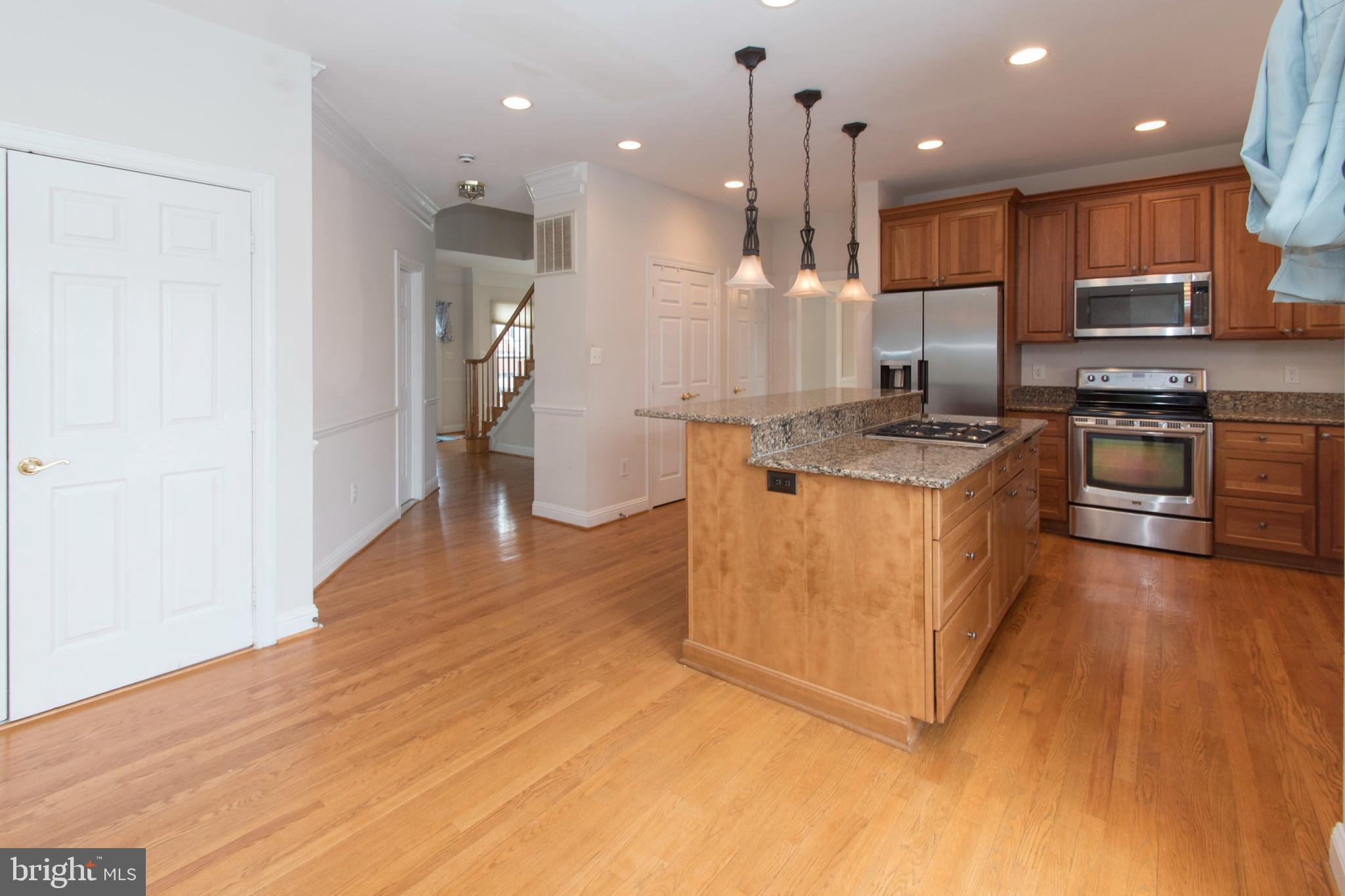 10817 Maplecrest Lane Potomac, MD 20854 - Photo 11 of 62