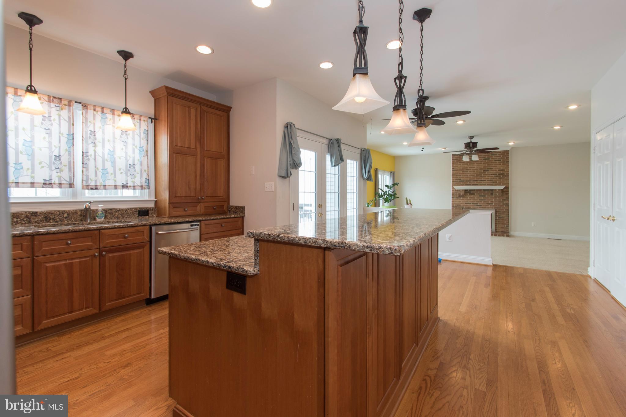 10817 Maplecrest Lane Potomac, MD 20854 - Photo 14 of 62