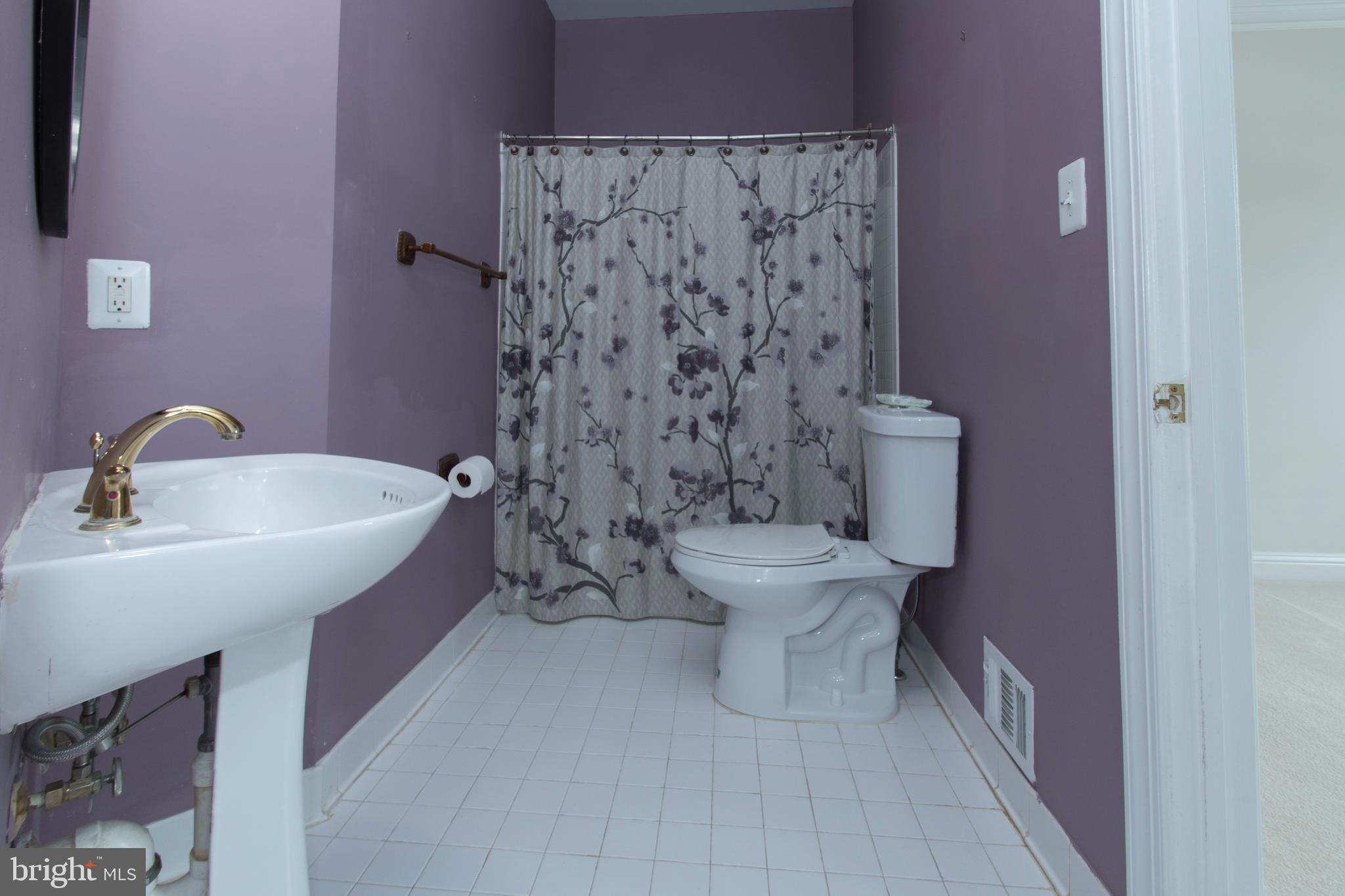 10817 Maplecrest Lane Potomac, MD 20854 - Photo 20 of 62