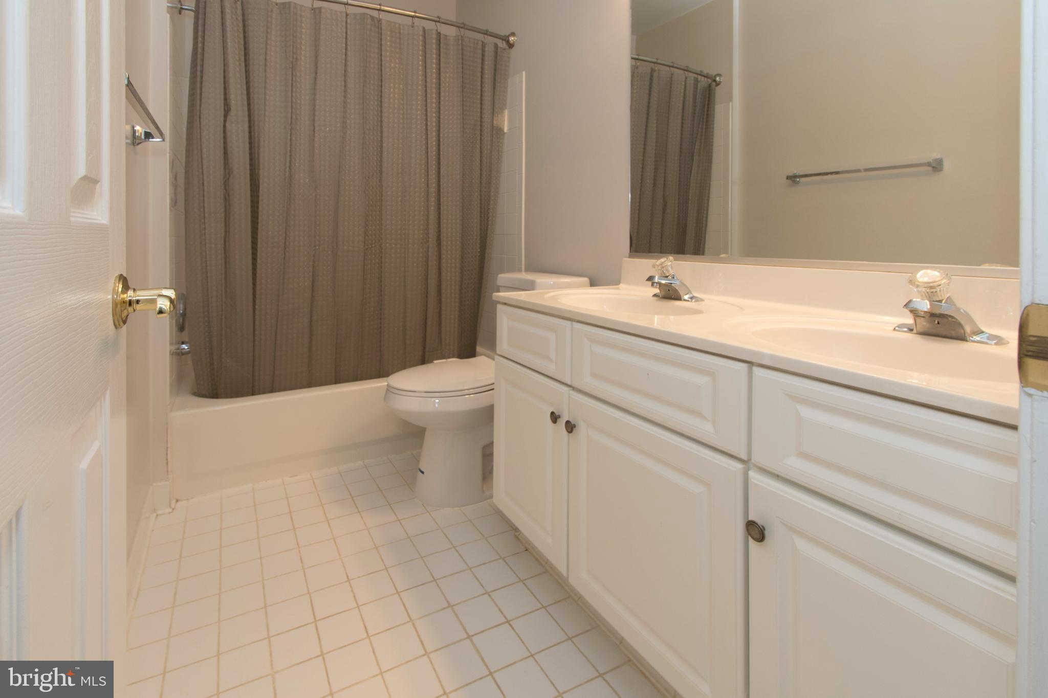 10817 Maplecrest Lane Potomac, MD 20854 - Photo 24 of 62