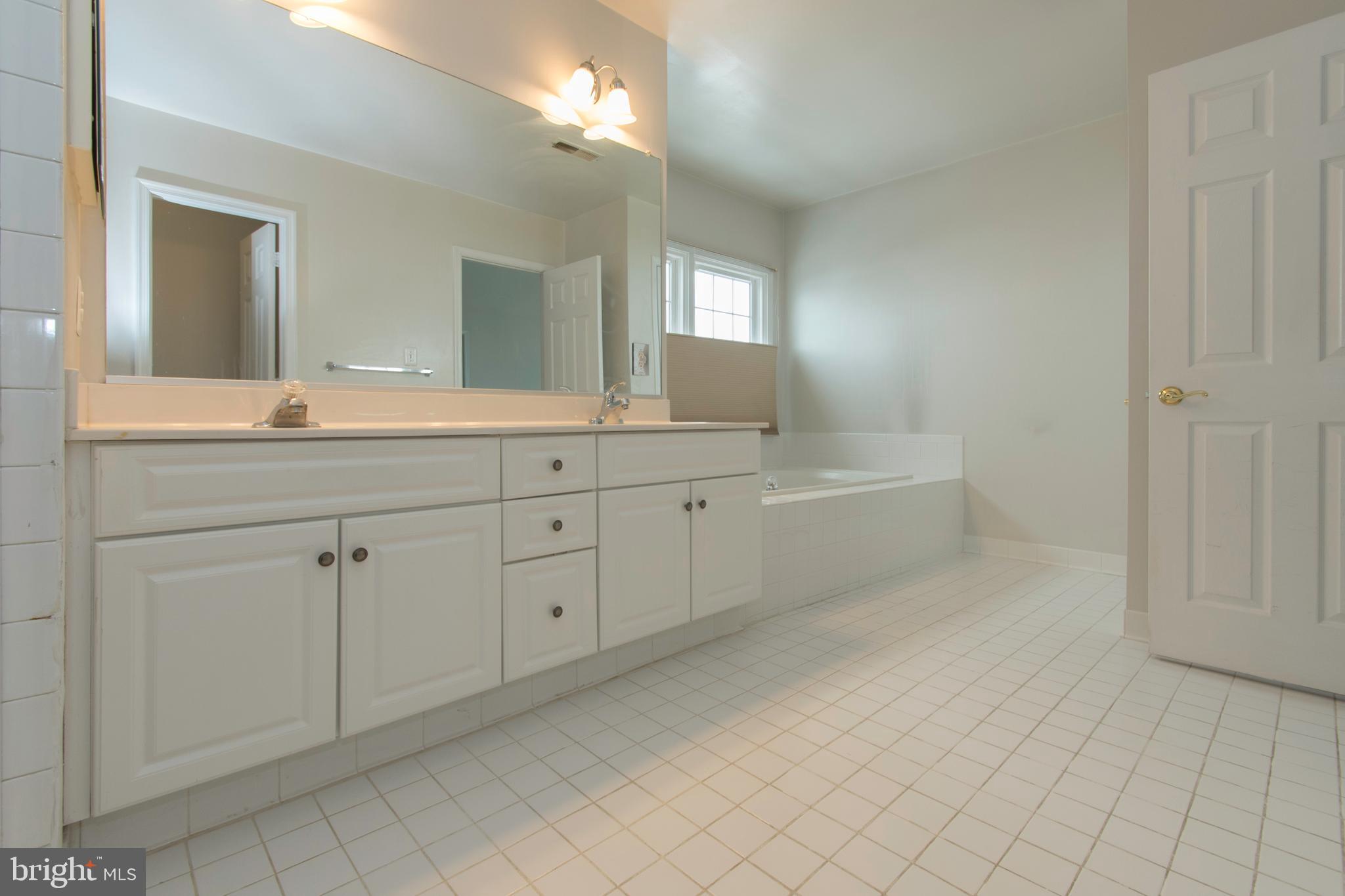 10817 Maplecrest Lane Potomac, MD 20854 - Photo 33 of 62