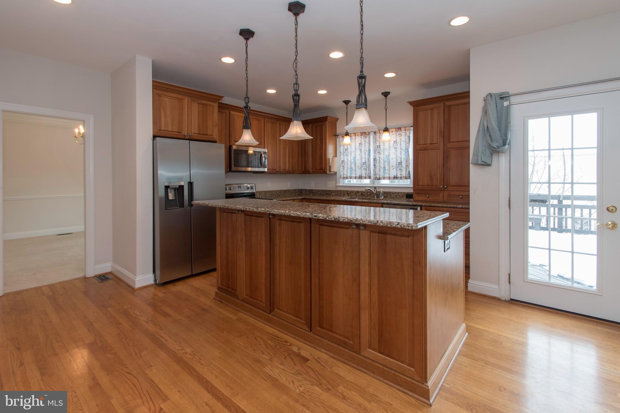 10817 Maplecrest Lane Potomac, MD 20854 - Photo 10 of 62