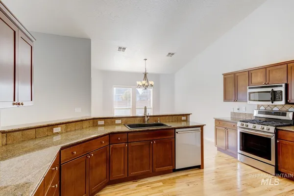 $669,900 | 2191 West Ditch Creek Drive, Meridian, ID 83646