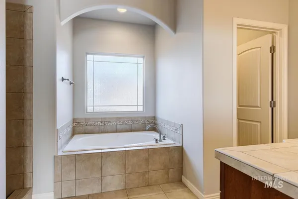 $669,900 | 2191 West Ditch Creek Drive, Meridian, ID 83646