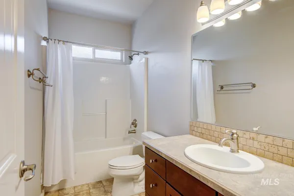 $669,900 | 2191 West Ditch Creek Drive, Meridian, ID 83646