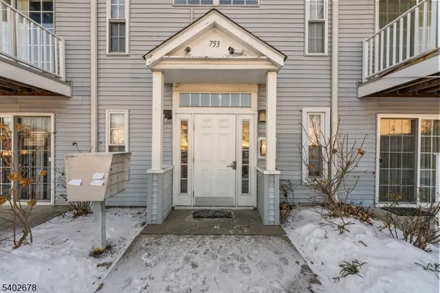 $310,000 | 753 Summer Avenue, Unit 3D, Newark, NJ 07104