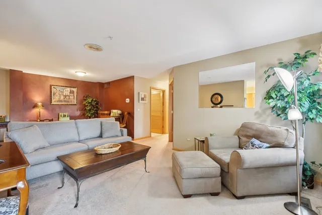 $220,000 | 20862 West Torrey Pines Lane, Unit 1B, Plainfield, IL 60544