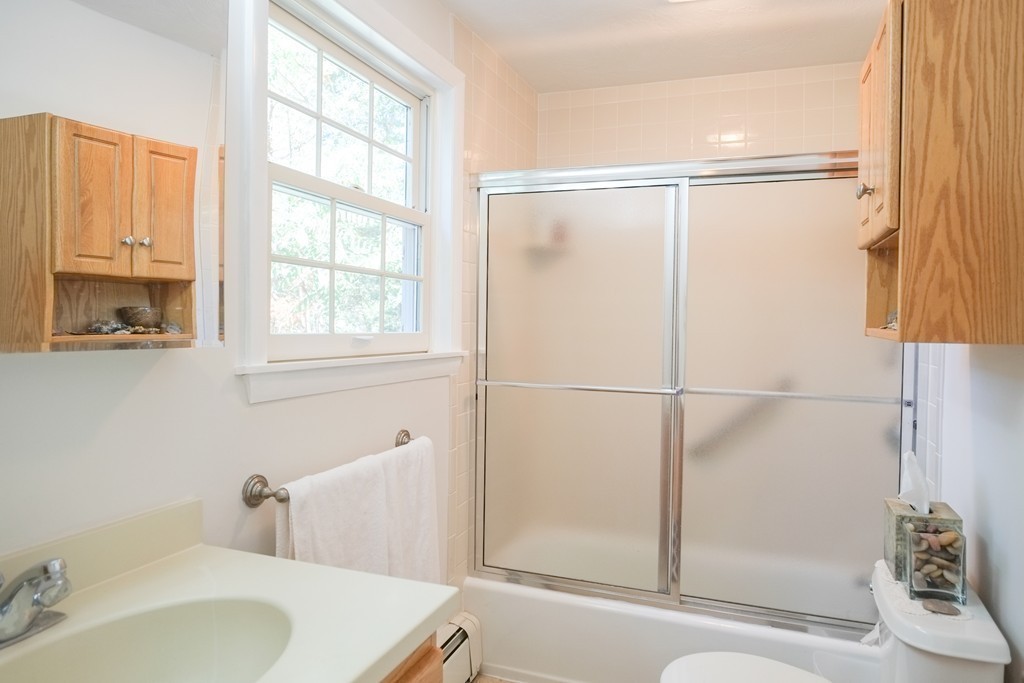 31 Sycamore Road Wayland, MA 01778 - Photo 14 of 21