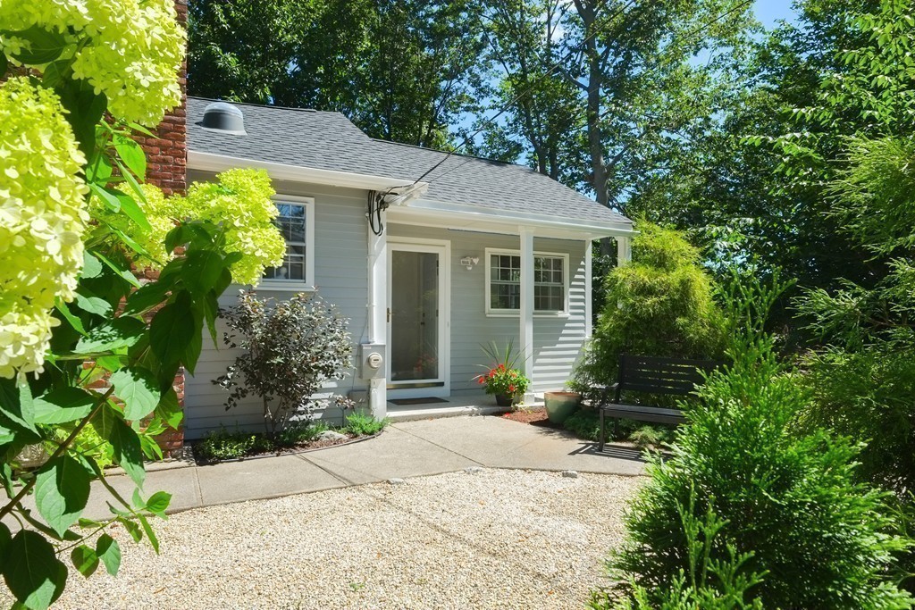 31 Sycamore Road Wayland, MA 01778 - Photo 15 of 21
