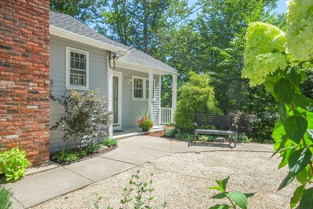 31 Sycamore Road Wayland, MA 01778 - Photo 19 of 21