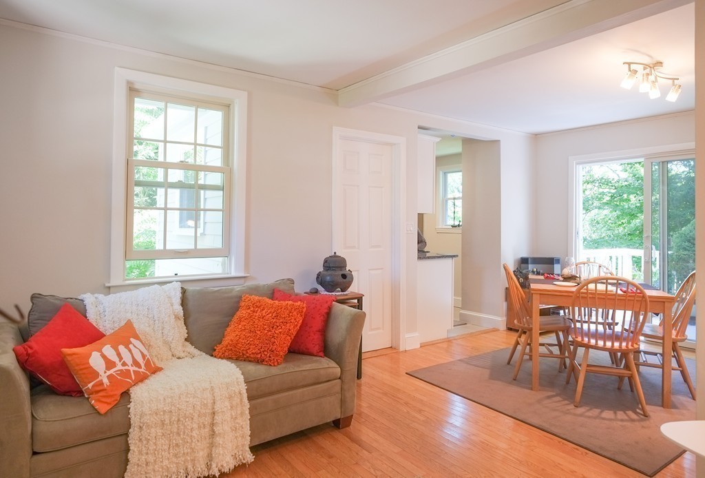 31 Sycamore Road Wayland, MA 01778 - Photo 2 of 21