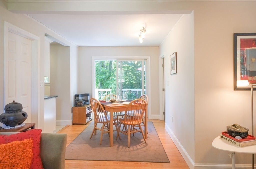 31 Sycamore Road Wayland, MA 01778 - Photo 5 of 21