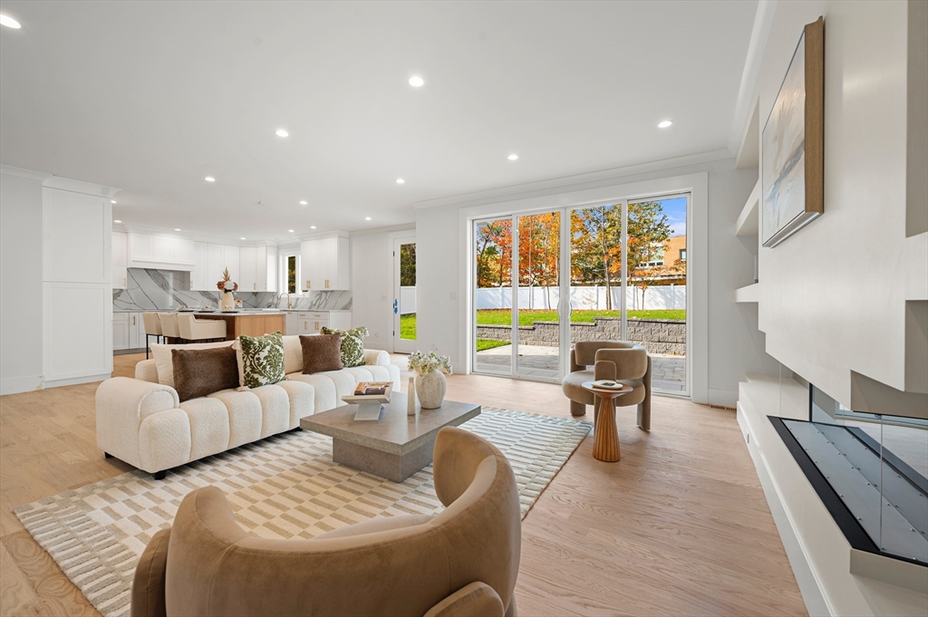 345 Central Avenue Needham, MA 02494 - Photo 5 of 34