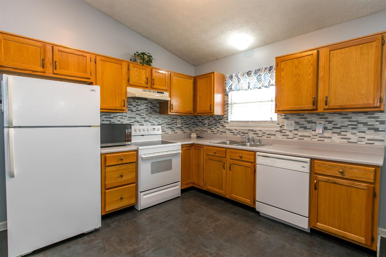 112 Ridge Crest Drive Nicholasville, KY 40356 - Photo 13 of 41 Photo 13