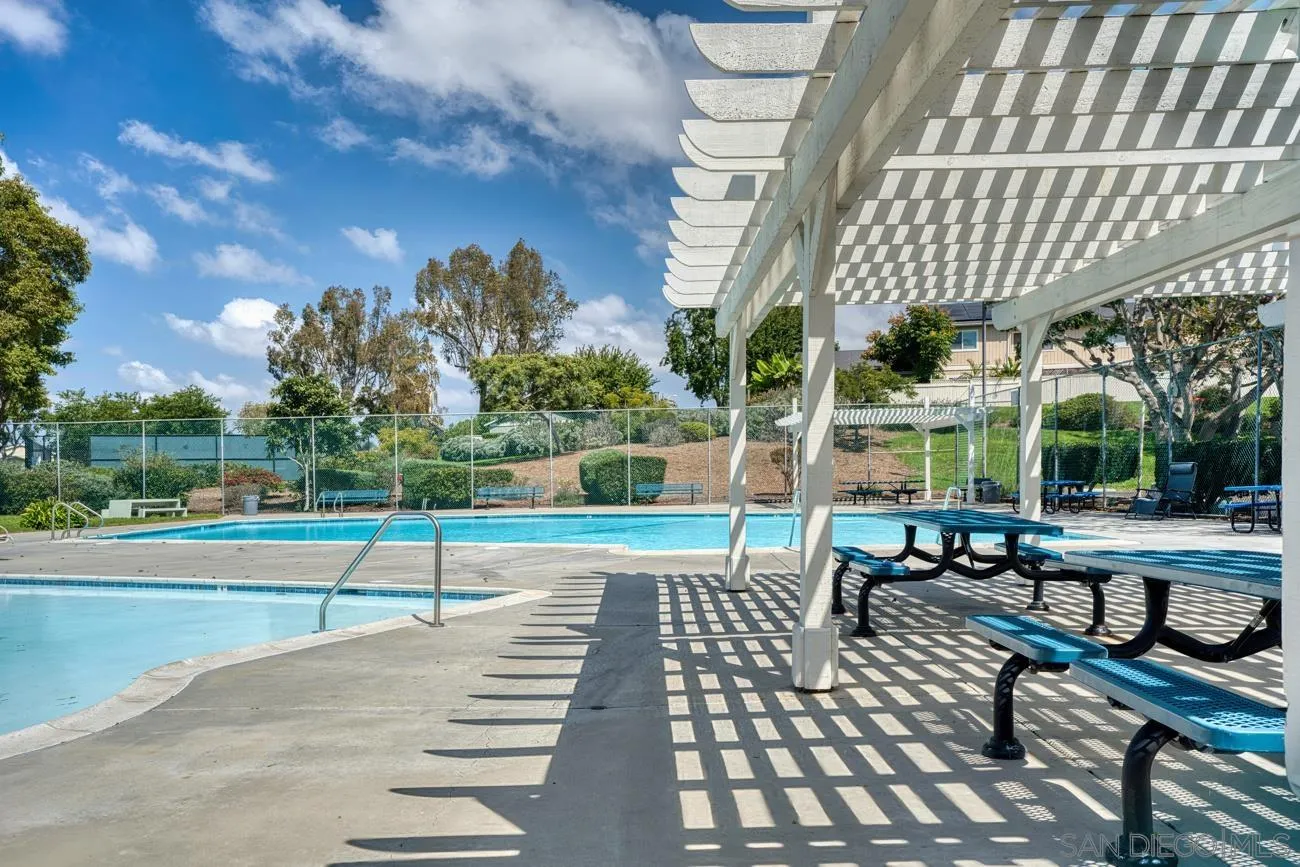 1718 Greentree Road Encinitas, CA 92024 - Photo 17 of 21