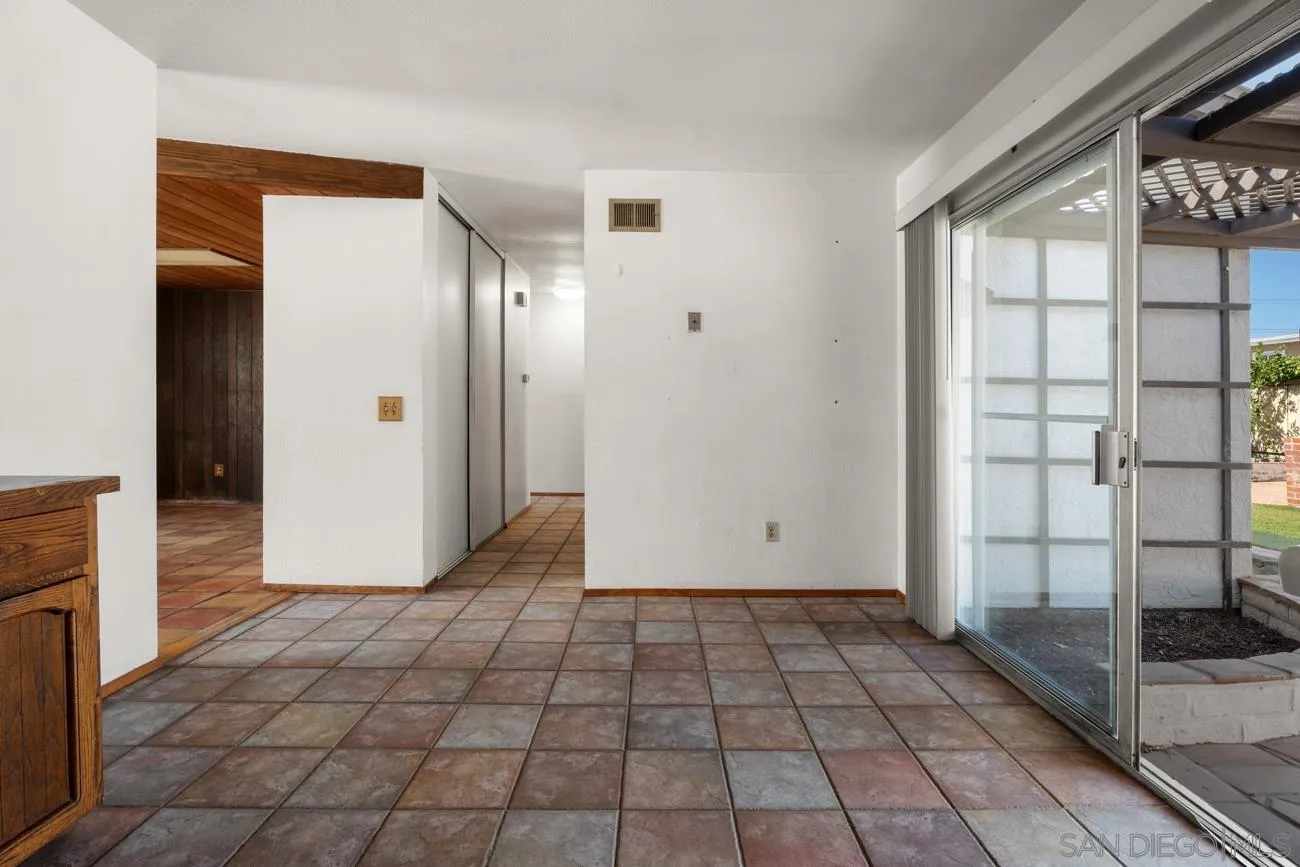 1718 Greentree Road Encinitas, CA 92024 - Photo 8 of 21