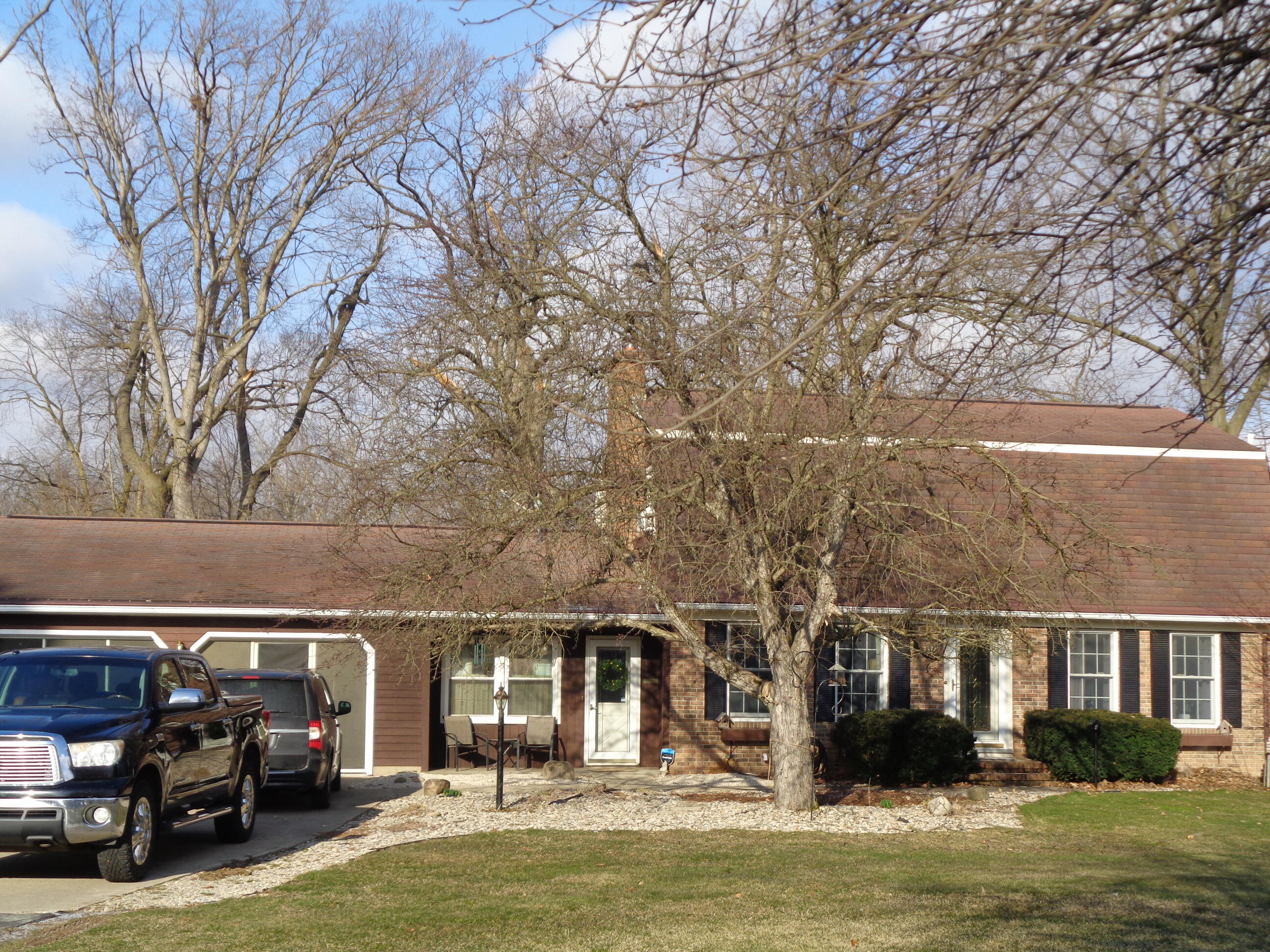 10360 South Meridian Road Hudson, MI 49247 - Photo 1 of 44 front of home