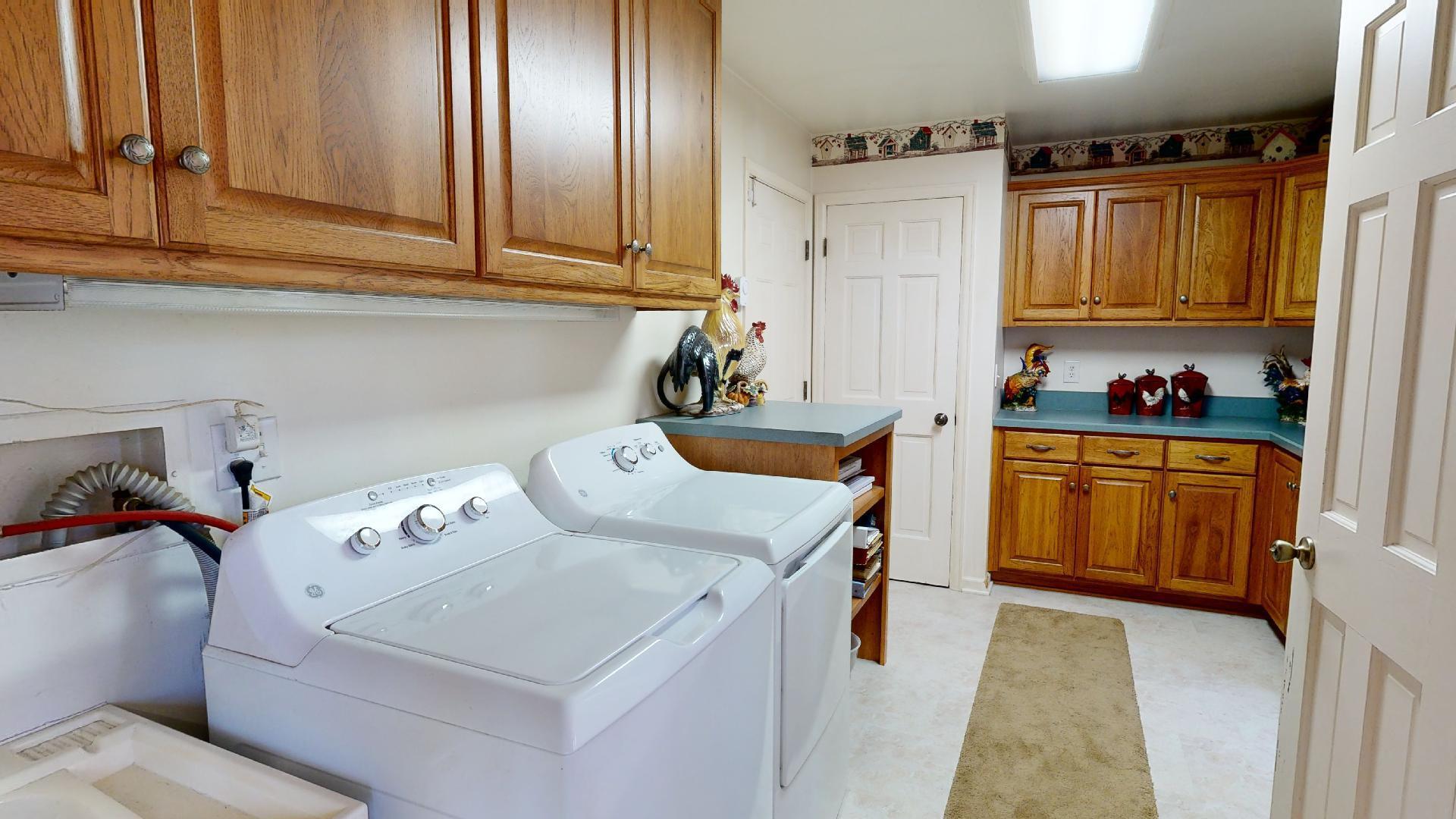 10360 South Meridian Road Hudson, MI 49247 - Photo 5 of 44 10360 S. Meridian (8)