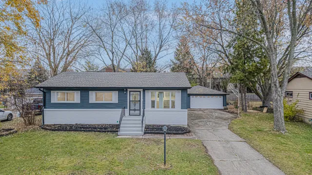 $349,900 | 9N621 Flora Drive, Elgin, IL 60123