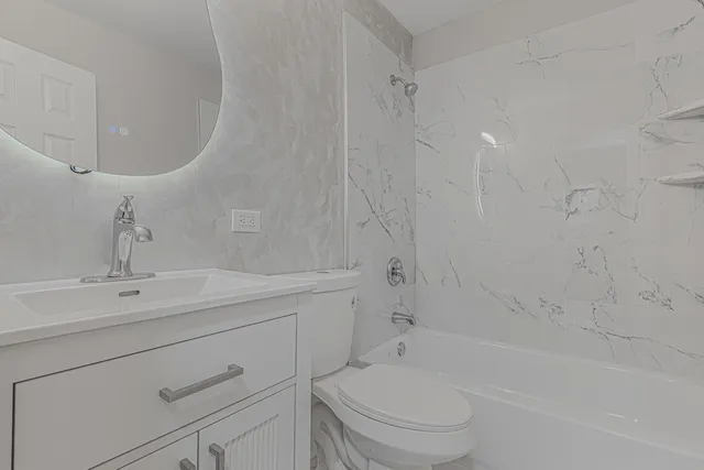 $349,900 | 9N621 Flora Drive, Elgin, IL 60123