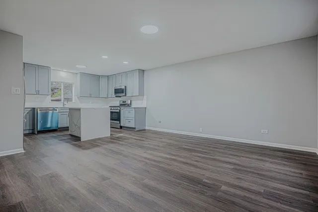 $349,900 | 9N621 Flora Drive, Elgin, IL 60123