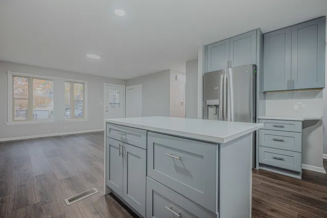 $349,900 | 9N621 Flora Drive, Elgin, IL 60123